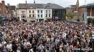 Liverpool Mathew Street festival-goers' drinks tested - BBC News