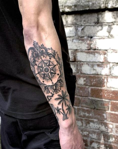 Compass tattoos – meaning and fantastic design ideas for men