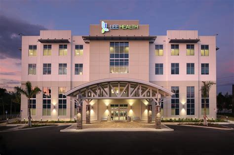 Lee Health begins administering COVID-19 vaccine | News, Sports, Jobs - FORT MYERS - Beach ...