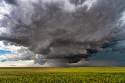 Supercell Thunderstorm with Tornado - Strasburg, Colorado [OC] [3840x2561] : r/EarthPorn