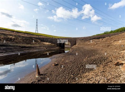 Ripponden,West Yorkshire, UK, 28th August 2022 UK Weather Baitings Dam is at its lowest level in ...