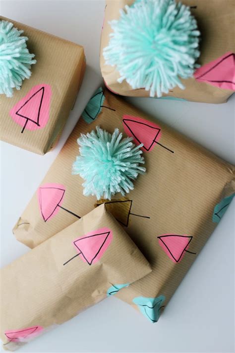 20 DIY Christmas Wrapping Paper Ideas To Make - Shelterness