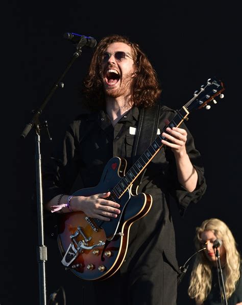 Hozier — Pics Of Performances & Concerts – Hollywood Life