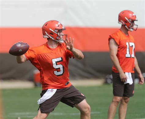 Browns: A quarterback controversy that we don't hate