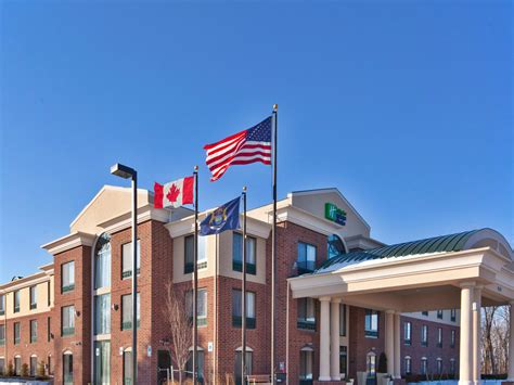 Hotels near Novi, MI | Holiday Inn Express & Suites Detroit - Novi