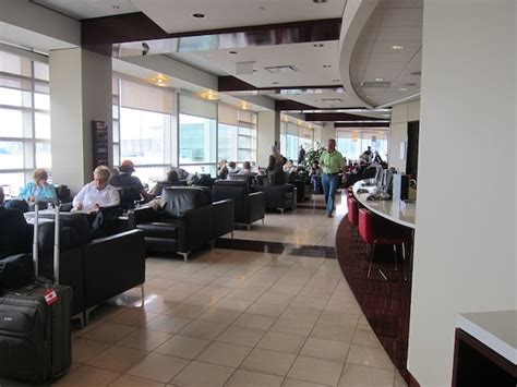 Review: Air Canada Maple Leaf Lounge Vancouver - One Mile at a Time