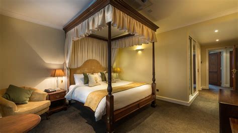 Deluxe Double Room | The Three Swans Hotel, Eatery and Coffee House - Market Harborough ...