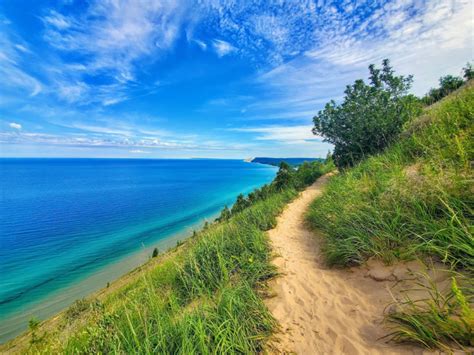 6 Places to Discover Amazing Sand Dunes in Michigan | Michigan