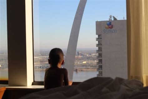 Where to Stay in St. Louis for The Best View of The St. Louis Arch ...