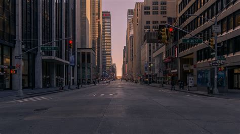 a nearly empty street in new york in the morning, empty roads 4k HD ...