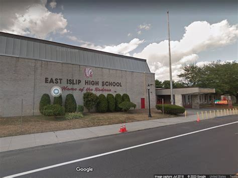 'No Credible Threat': Social Media Bomb Hoax To East Islip Schools ...