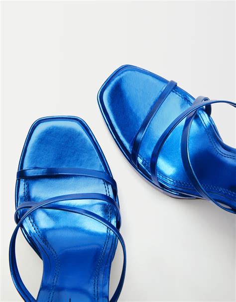 Metallic heeled platform sandals - Woman | Bershka