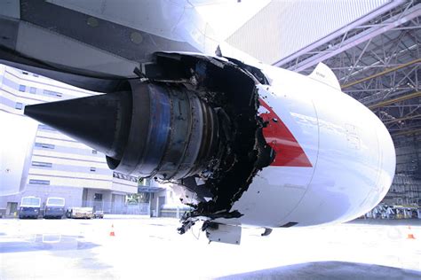 Qantas A380 Uncontained Engine Failure (Video) - Inspire the Uninspired ...