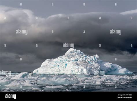 Antarctic Peninsula, icebergs Stock Photo - Alamy