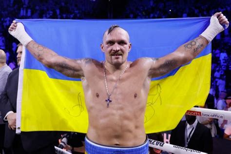 Usyk beats Joshua, retains heavyweight boxing belts | Russia-Ukraine war News | Al Jazeera