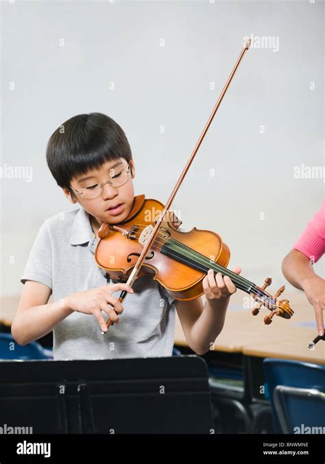 Young string instruments group hi-res stock photography and images - Alamy