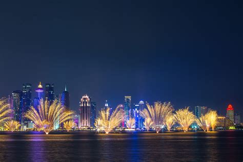 Qatar National Day Fireworks by Shahin Olakara / 500px