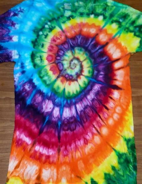 Perfect rainbow | Diy tie dye shirts, Tie dye shirts patterns, Tie dye diy