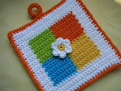 Whiskers & Wool: Four Square Crochet Potholder Pattern - FREE