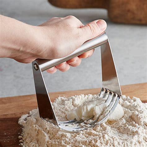 Pastry Dough Blender / Cutter, 5 Blades - WebstaurantStore