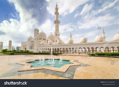 Beautiful Architecture Grand Mosque Abu Dhabi Stock Photo 2141266243 ...