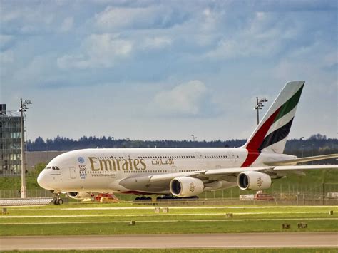 Emirates And Airbus Discuss New A380 Superjumbo Order - Business Insider