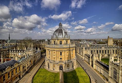 A Short History of Oxford University - Local Histories