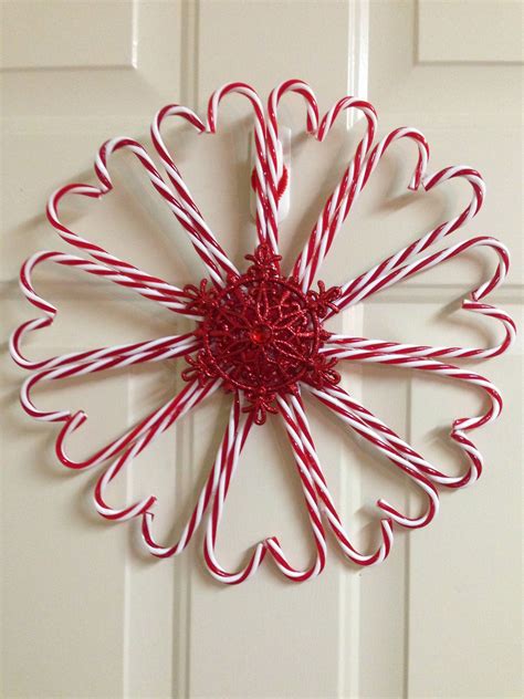 Dollar Tree candy cane wreath | Couronne noel, Fabriquer une couronne ...