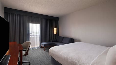 Hotels at San Antonio Airport in Alamo Heights | 24 Hour Airport ...