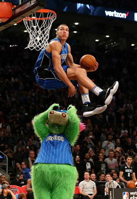 The 2016 NBA Dunk Contest in 7 astonishing photos - SBNation.com