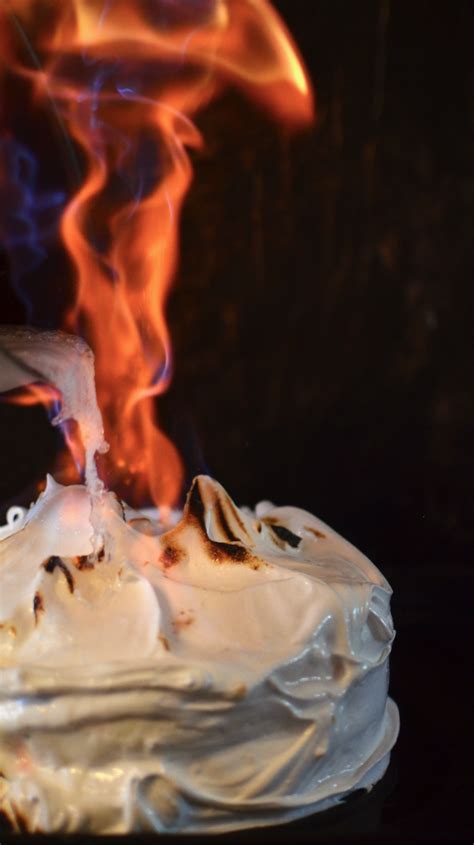 Yammie's Noshery: Baked Alaska Flambé