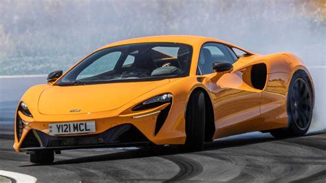 Primera prueba McLaren Artura: la nueva vía para los supercoches