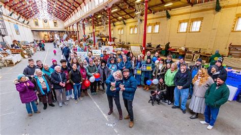 South Molton market wins national community award - BBC News