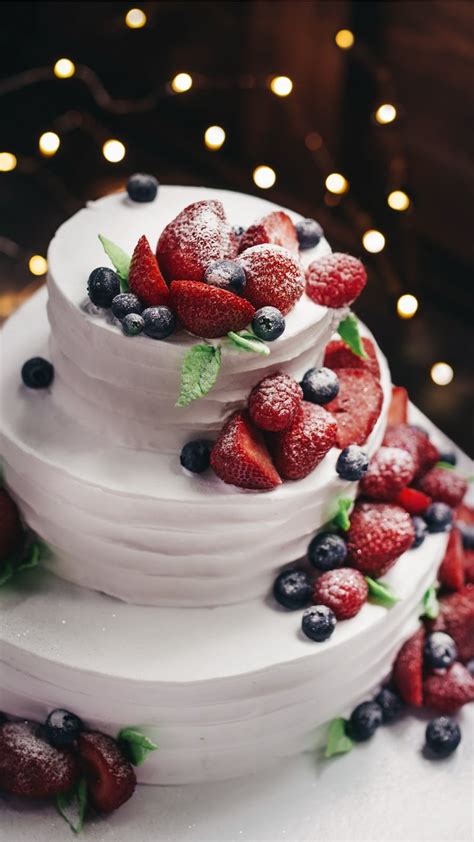 Wedding Berries Cake