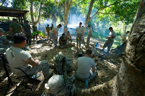 DVIDS - Images - Philippine Army and U.S. Army Soldiers Learn Jungle ...