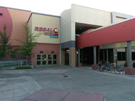 Movie Theater «Regal Cinemas Valley River Center 15 & IMAX», reviews ...