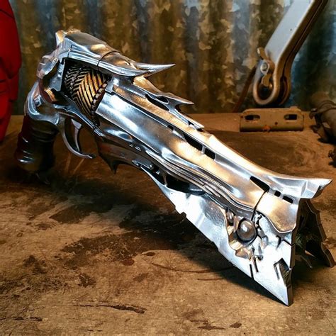 Destiny Fans Rejoice: There now exists an incredibly detailed Thorn Hand Cannon replica ...