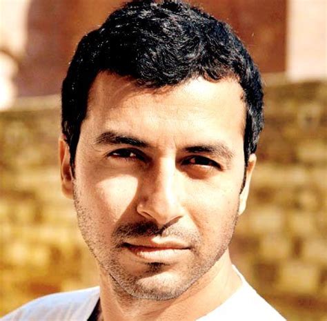 Aamir Bashir (Actor) Height, Weight, Age, Wife, Children, Biography & More » StarsUnfolded