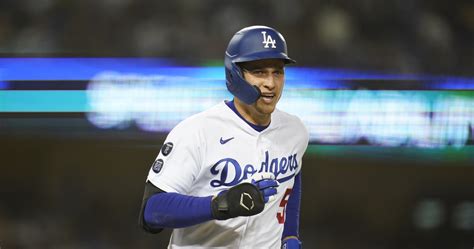 Corey Seager Receives $18.4M Qualifying Contract Offer from Dodgers ...