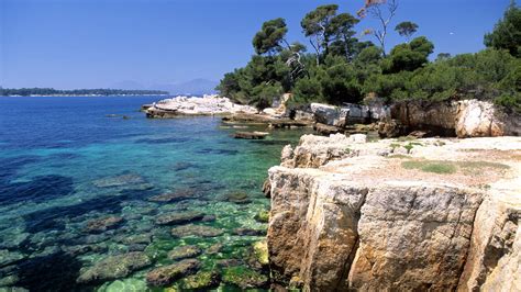 Top beaches in Antibes - WhatToDoAntibes