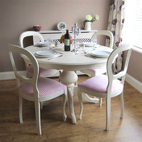 Round Kitchen Table Set for 4: a Complete Design for Small Family – HomesFeed