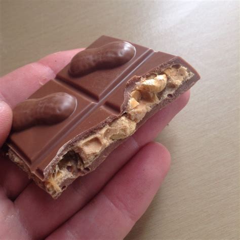 Cadbury Dairy Milk Big Taste Peanut Caramel Crisp