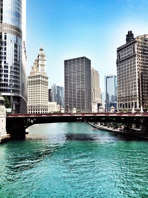 Chicago River | Chicago river, New york skyline, Skyline