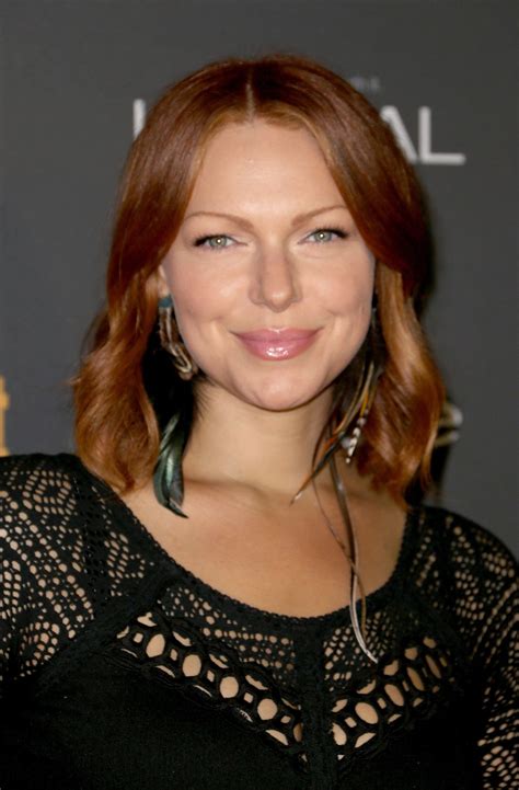 Stars Glam It Up at Pre-Emmy Celebrations Galore | Laura prepon, Red hair, Hair styles