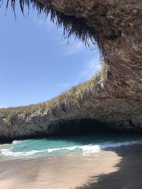 Hidden beach in Mexico : r/mildlyinteresting