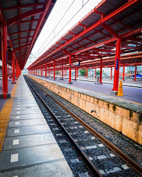 Bekasi Train Station editorial stock image. Image of clean - 273298414