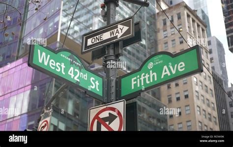 Fifth Avenue Street Sign High Resolution Stock Photography and Images ...