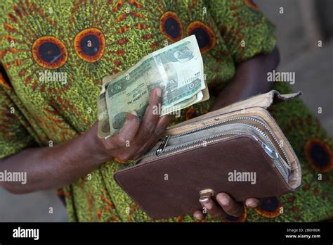 Ethiopian currency hi-res stock photography and images - Alamy