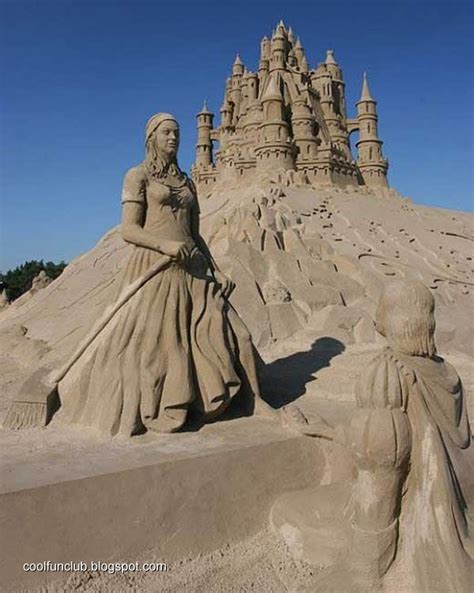 CoolFunClub: Woman on Sand Sculptures