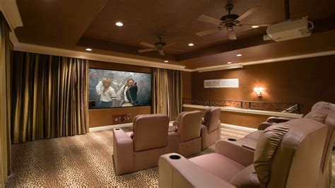 ¿Te imaginas tener una "sala de cine" en casa? te contamos como en 5 ...